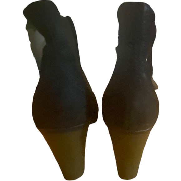 Camper leather high heeled lace up booties. Sz 37 - Picture 7 of 16